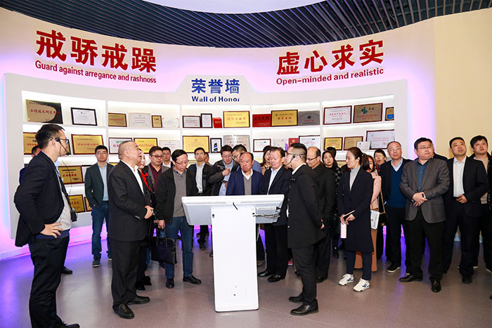 2811566437402906.jpg 18.jpg